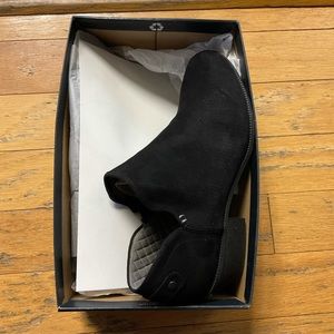 NIB Dr. Scholl’s black booties.